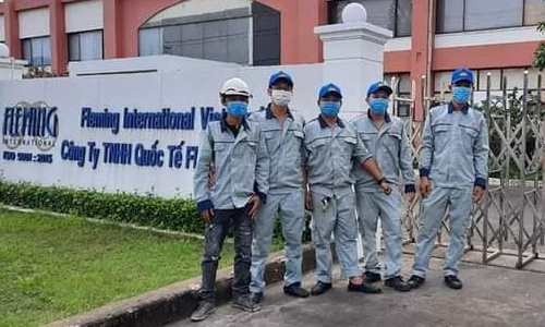 Đội Kỹ thuật viên Cty Môi trường Cửu Long chuẩn bị vào Công trình của Cty Fleming tại KCN Amata