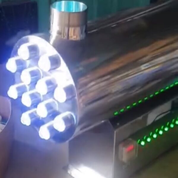 den uv cong nghiep 660w