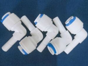 Linh Kiện RO - Co vuông 1 đầu đút 1 đầu nhấn phi 6